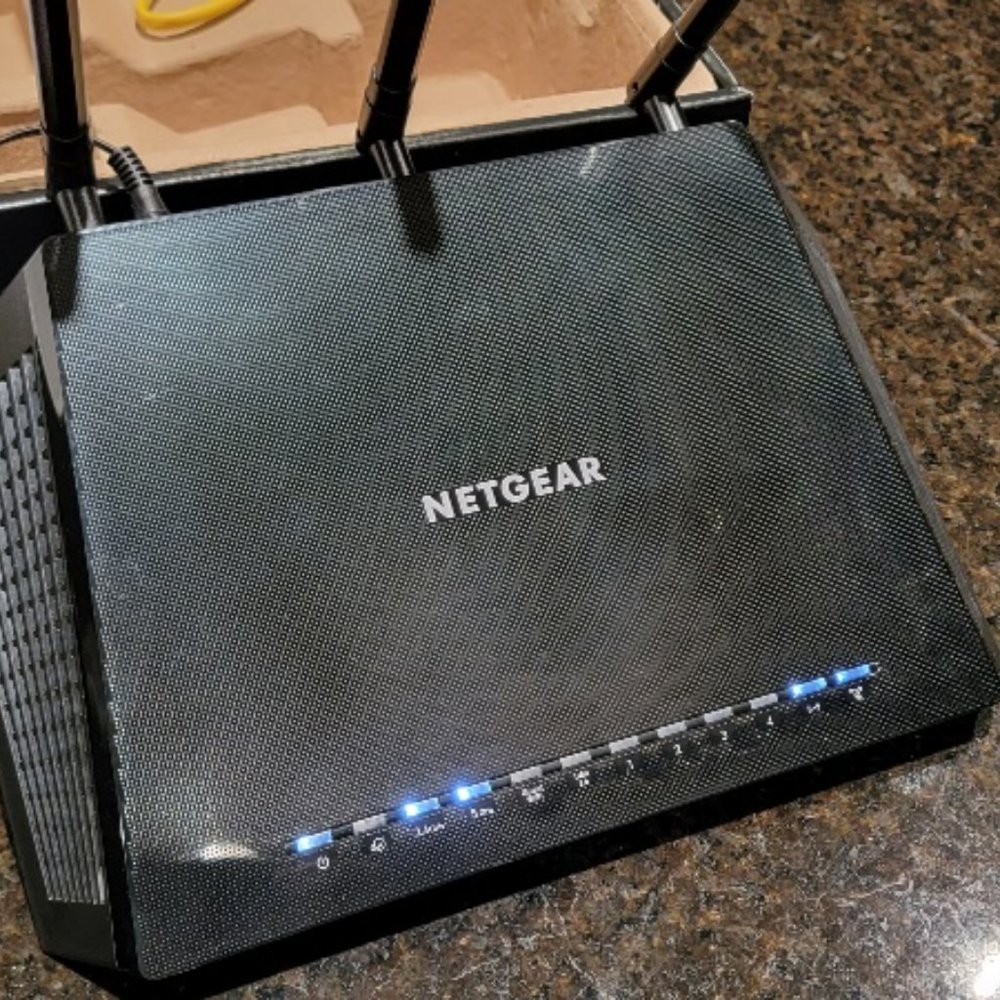 Netgear NightHawk Smart WIFI Router AC1750 R6700 Black - Picture 5 of 9